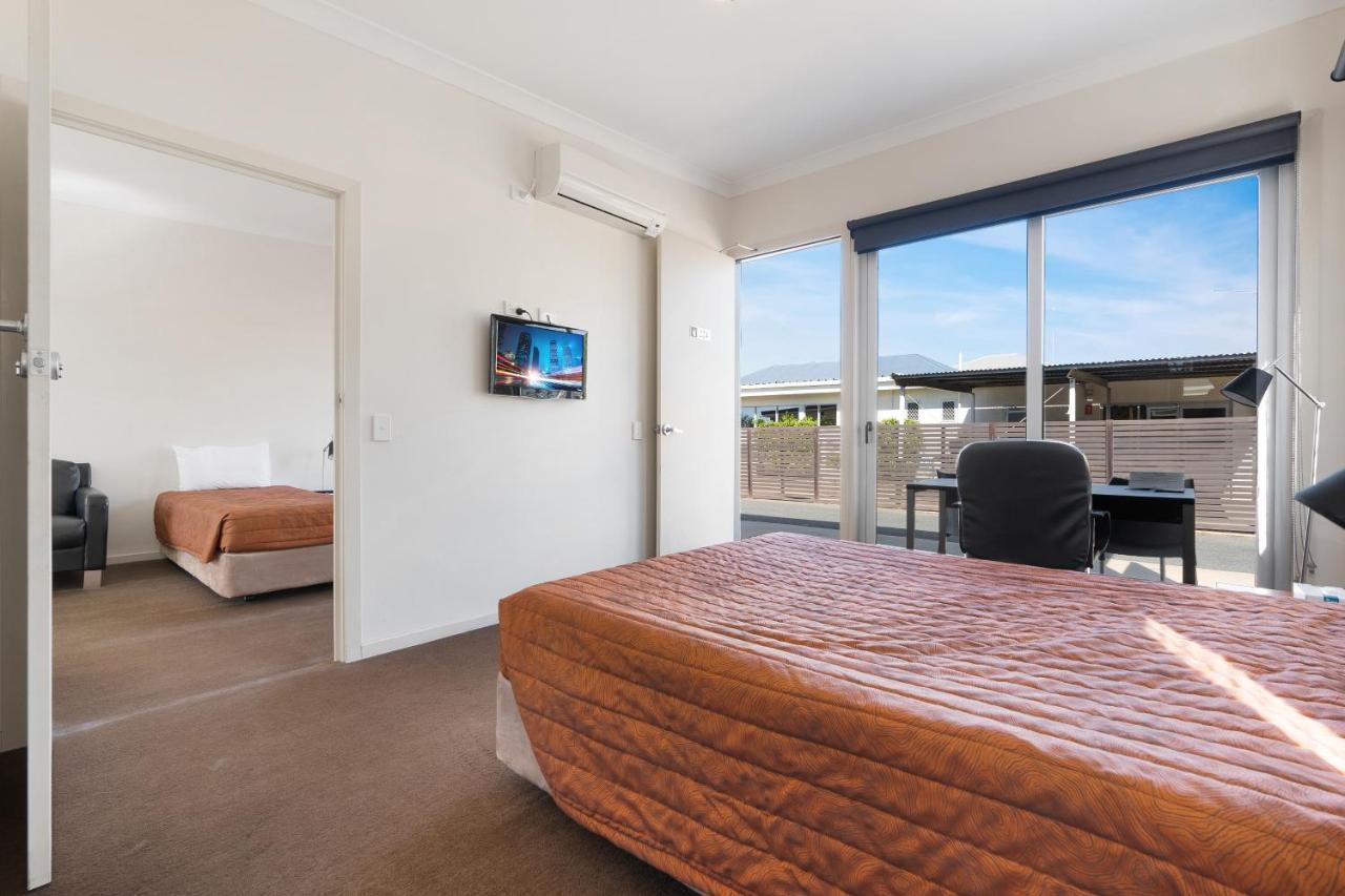 Smart Stayzzz Inns Clermont Exterior photo