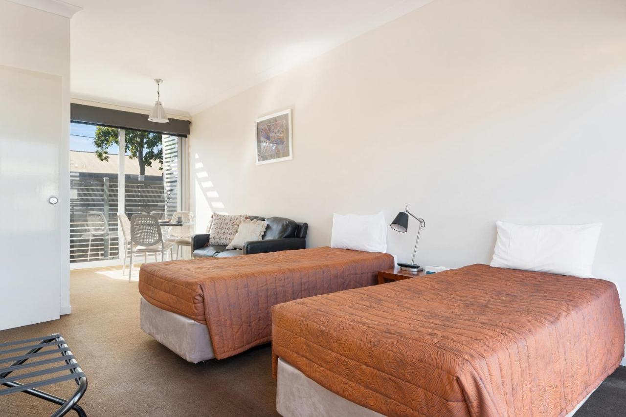 Smart Stayzzz Inns Clermont Exterior photo